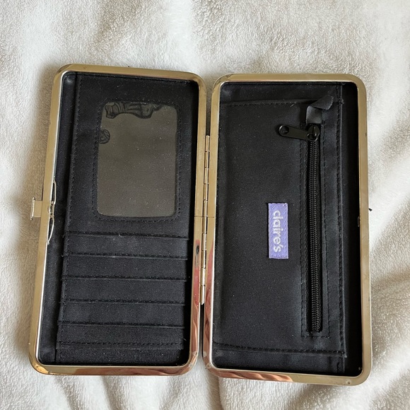 (FREE With Purchase) 2 Wallets - Picture 3 of 3